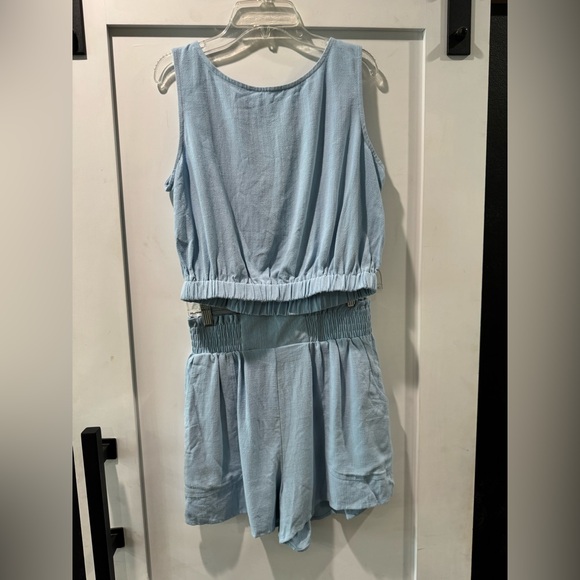 2 PC Set NWT Light Blue Shorts and Sleeveless Top - Picture 1 of 4
